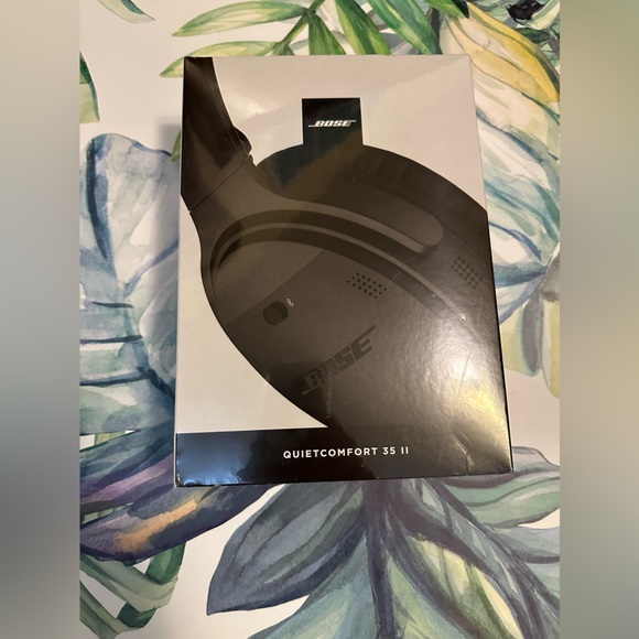 Bose Quietcomfort 35 II Headphones - Black - NWT NIB - Picture 6 of 8